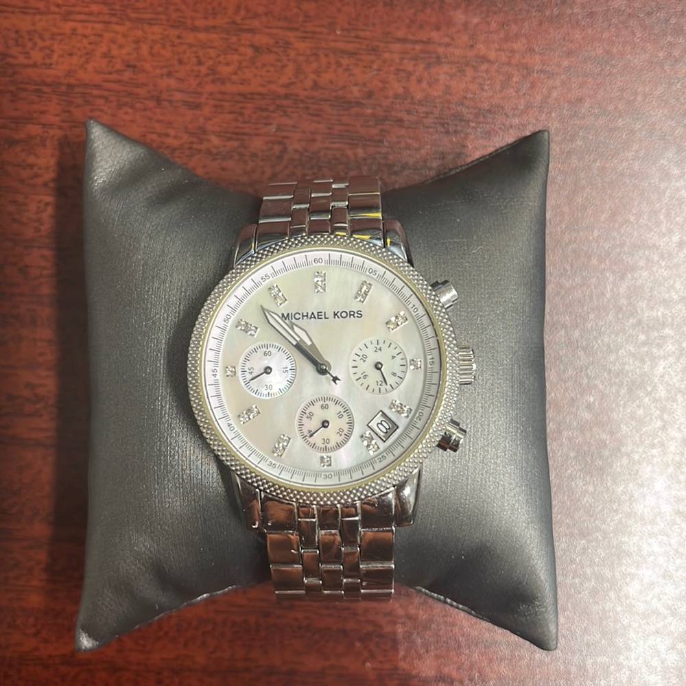 MICHAEL KORS STAINLESS STEEL WATCH - MK-5120 - excellent condition